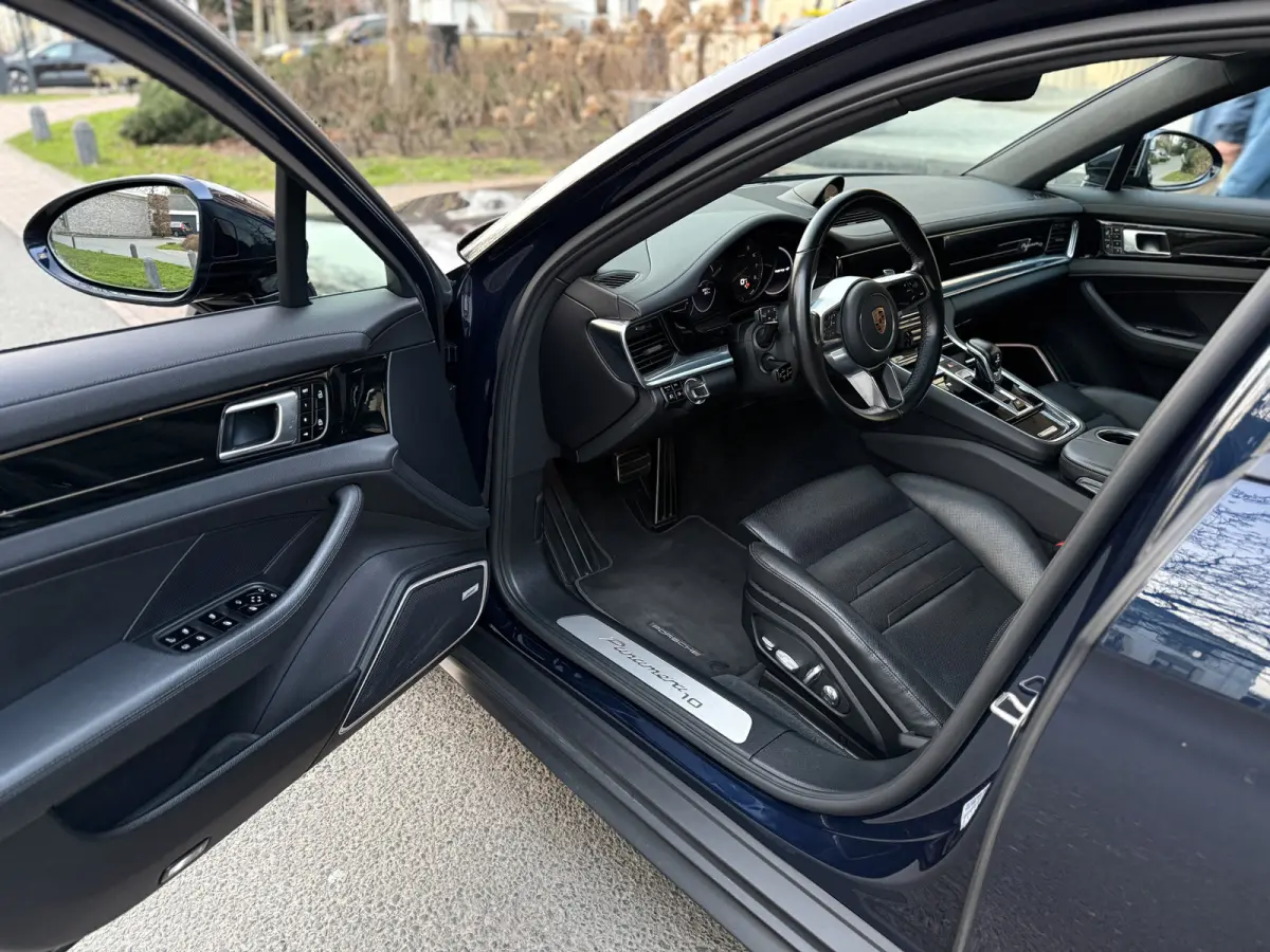 2.9 4 E-Hybrid 10 Years Edition l Sport Chrono l Stoelkoeling l Surround View l Pano