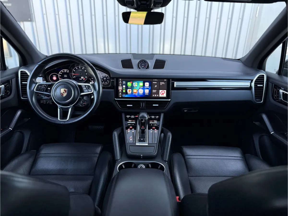 3.0 SportDesign l PDCC l Achterasbesturing l Stoelkoeling l Matrix l Surround View l Bose