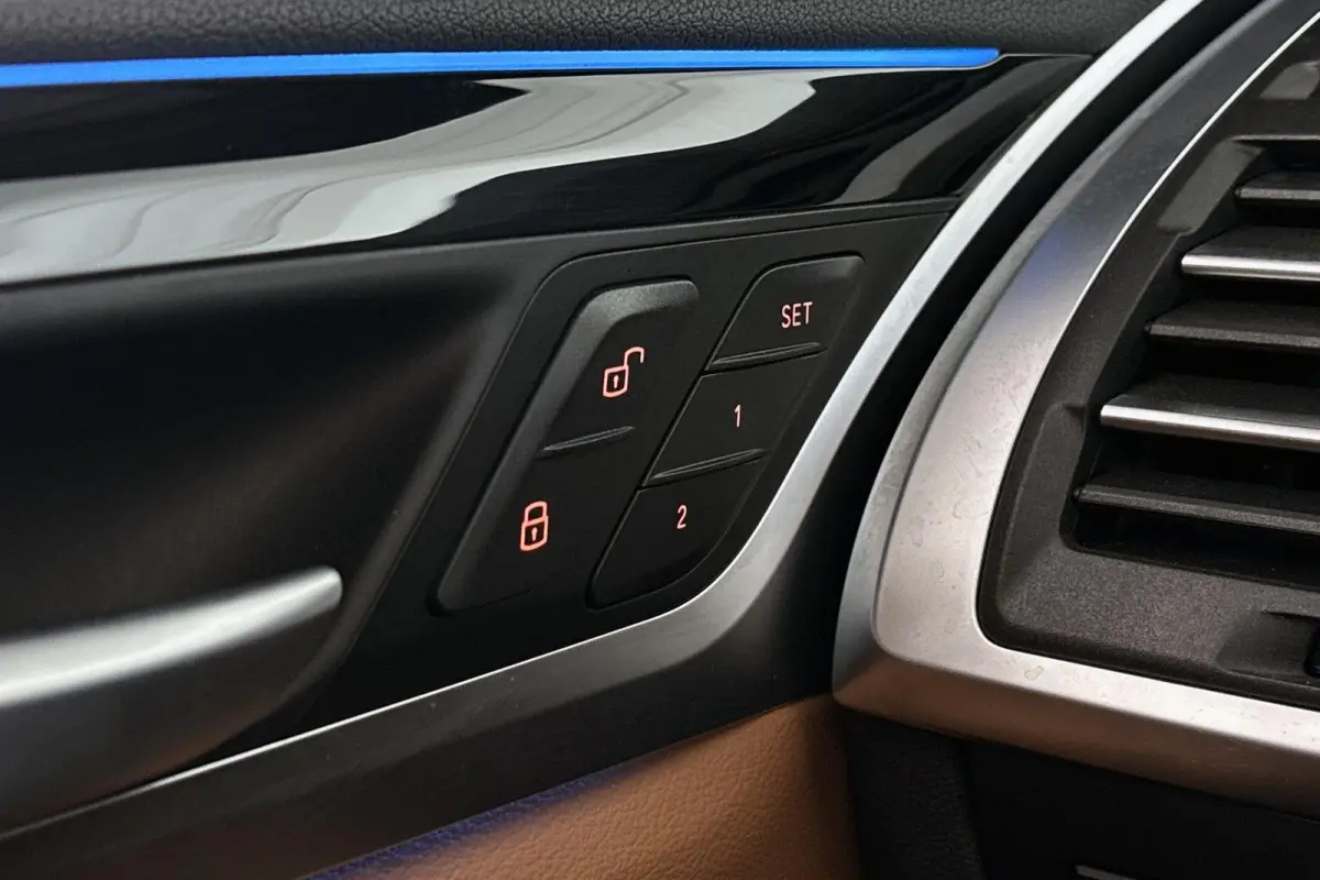 Executive 80 kWh M Sport Panoramadak Elektrische Trekhaak Keyless