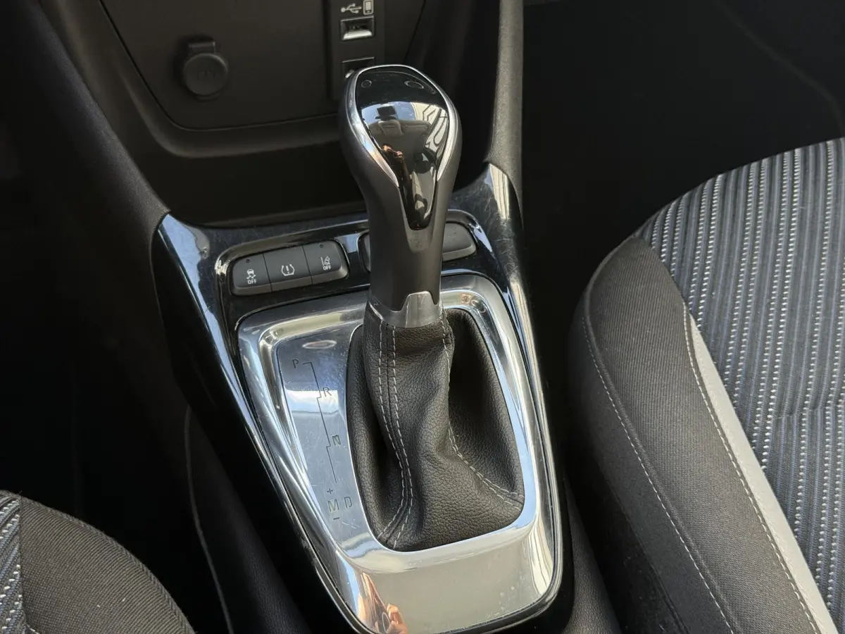 1.2 Turbo 120 Jaar Edition 2e Eigenaar|Navi|Camera|D-riem vv in 2025|Trekhaak|Carplay|Cruise|N.A.P|APK tot 09-2027