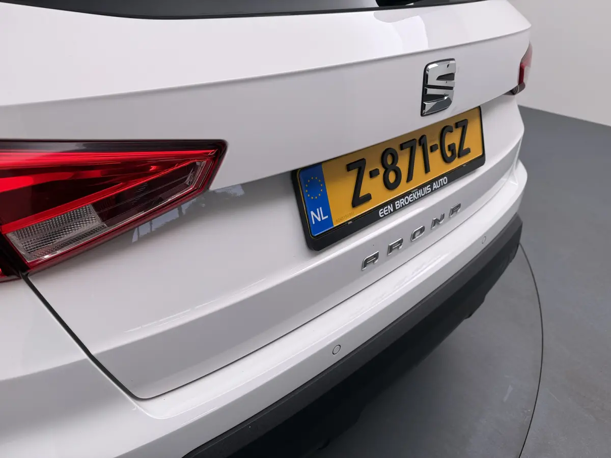 1.0 TSI Style / Navigatie / Parkeersensoren / Carplay / ECC / LED / 16'' LMV