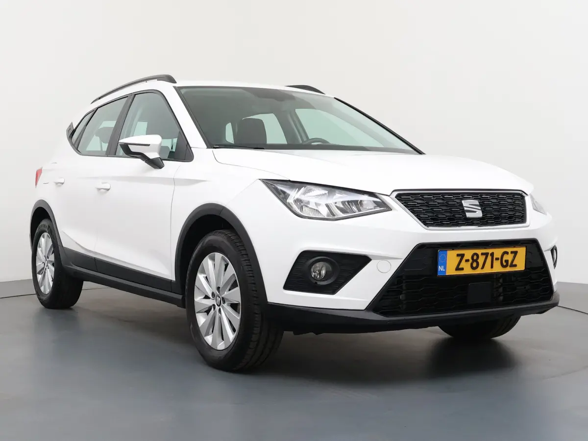 1.0 TSI Style / Navigatie / Parkeersensoren / Carplay / ECC / LED / 16'' LMV