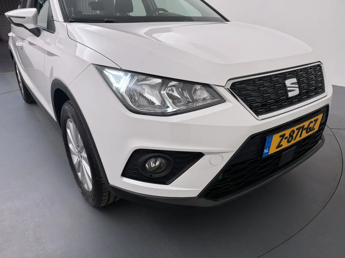 1.0 TSI Style / Navigatie / Parkeersensoren / Carplay / ECC / LED / 16'' LMV