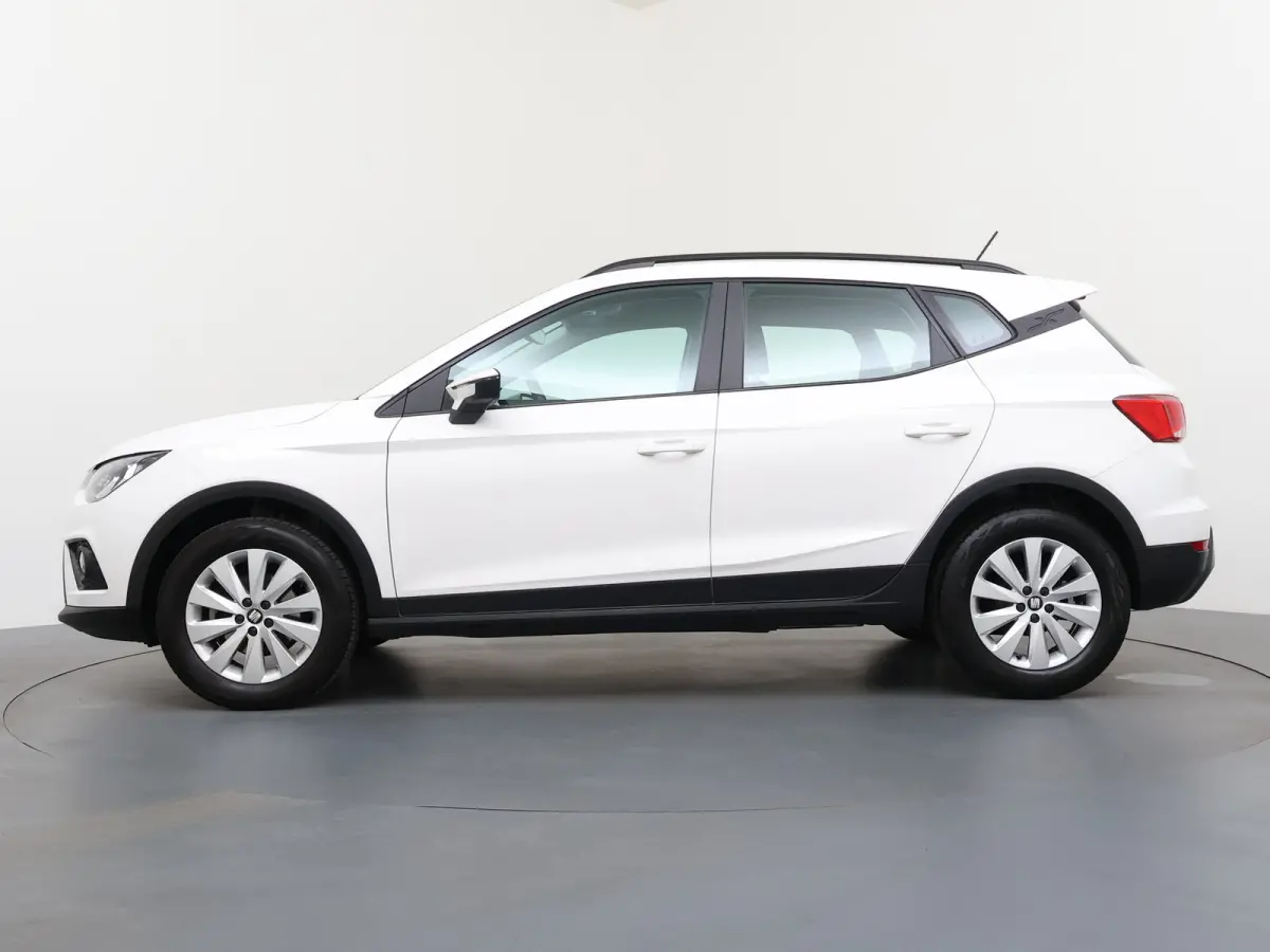 1.0 TSI Style / Navigatie / Parkeersensoren / Carplay / ECC / LED / 16'' LMV