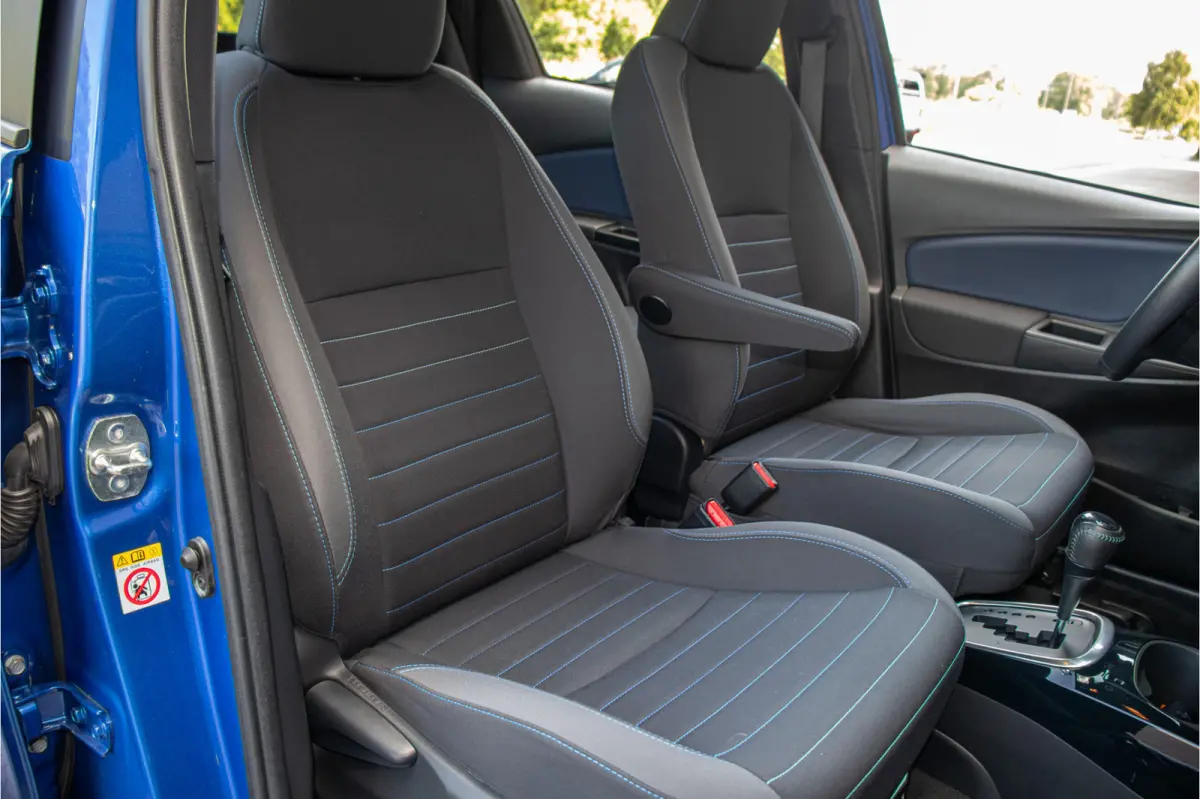 1.5 Hybrid Bi-Tone, Carplay, Camera, LED, Lane Assist, Climate control, Cruise control.