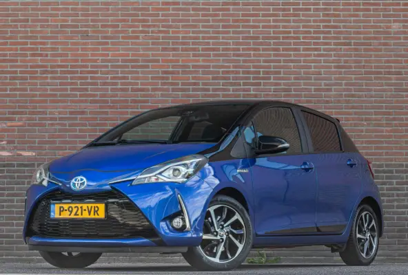 1.5 Hybrid Bi-Tone, Carplay, Camera, LED, Lane Assist, Climate control, Cruise control.