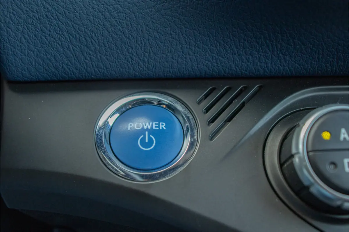1.5 Hybrid Bi-Tone, Carplay, Camera, LED, Lane Assist, Climate control, Cruise control.