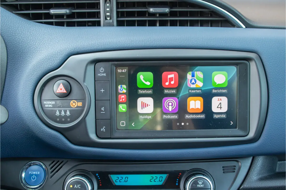 1.5 Hybrid Bi-Tone, Carplay, Camera, LED, Lane Assist, Climate control, Cruise control.