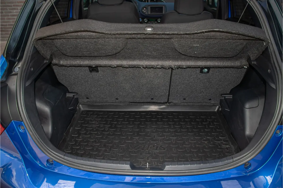 1.5 Hybrid Bi-Tone, Carplay, Camera, LED, Lane Assist, Climate control, Cruise control.
