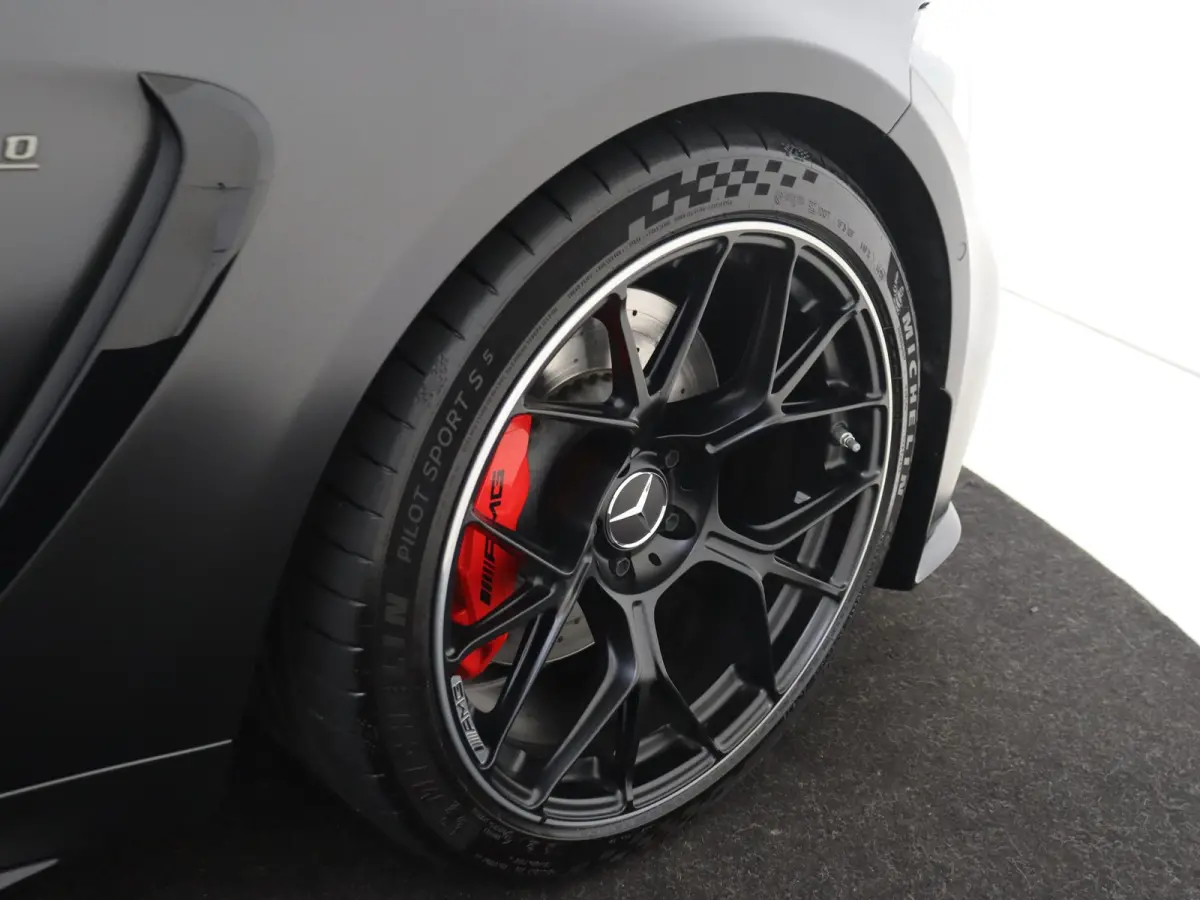 AMG 53 4MATIC+ / Panoramadak/ 20 inch/ DYNAMIC Plus/ AMG optiek pakket/ Carbon stuur/ Night 1+2/ Real Performance Sound/ Drivers Pack 270 km/h