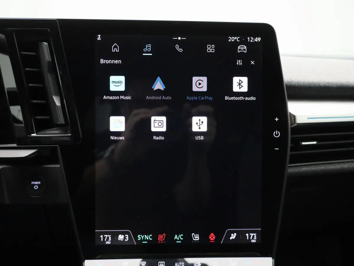 EV60 Optimum Charge Techno | Automaat | Trekhaak | Virtual cockpit | Parkeer sensoren | Stoel/Stuur verwarming | 360 Camera | Apple Carplay & Android Auto | Climate Control | Navigatie | LMV