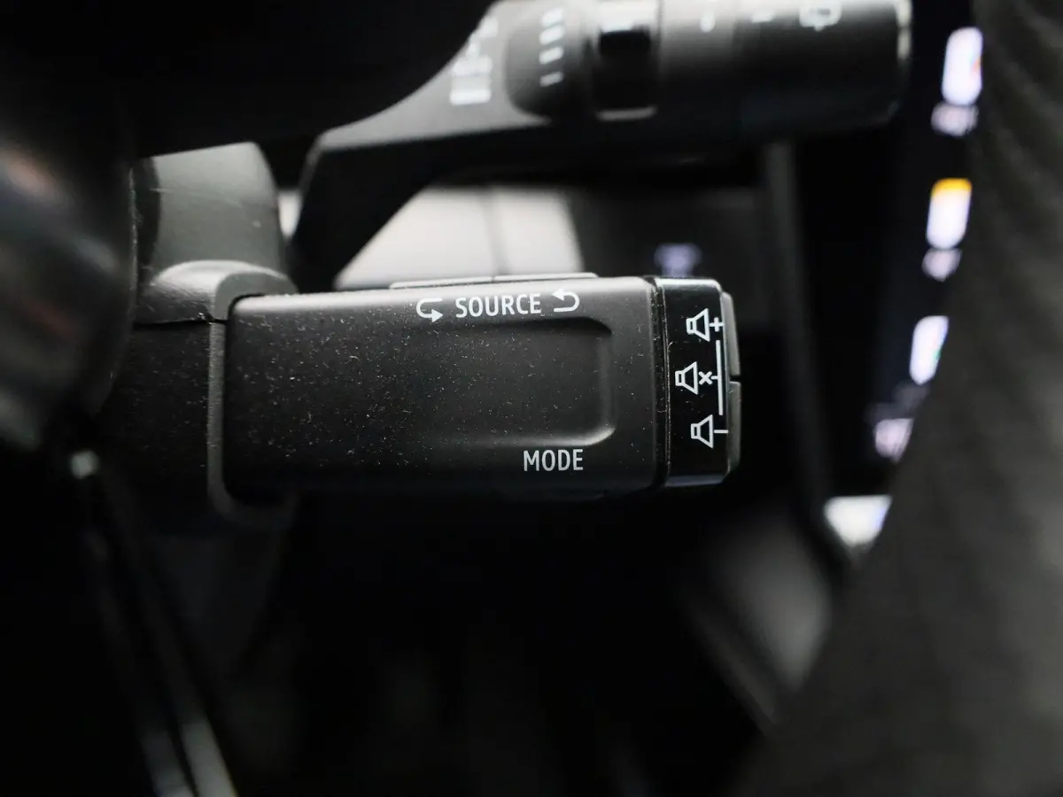 EV60 Optimum Charge Techno | Automaat | Trekhaak | Virtual cockpit | Parkeer sensoren | Stoel/Stuur verwarming | 360 Camera | Apple Carplay & Android Auto | Climate Control | Navigatie | LMV