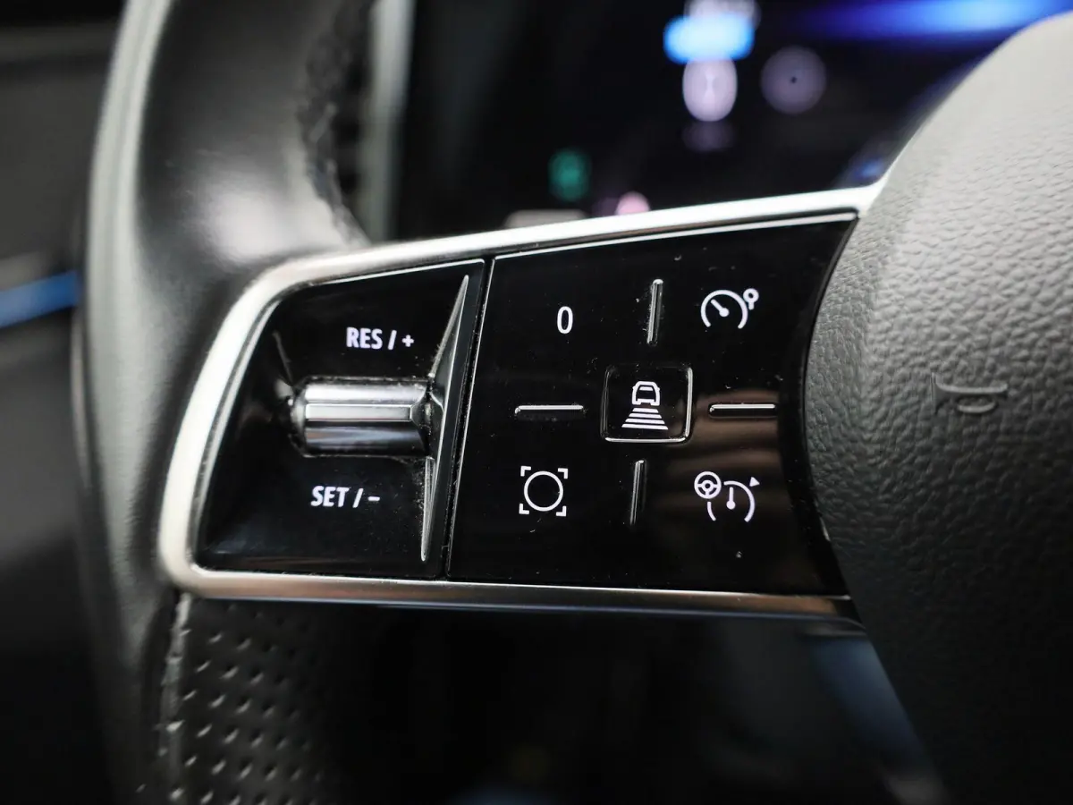 EV60 Optimum Charge Techno | Automaat | Trekhaak | Virtual cockpit | Parkeer sensoren | Stoel/Stuur verwarming | 360 Camera | Apple Carplay & Android Auto | Climate Control | Navigatie | LMV
