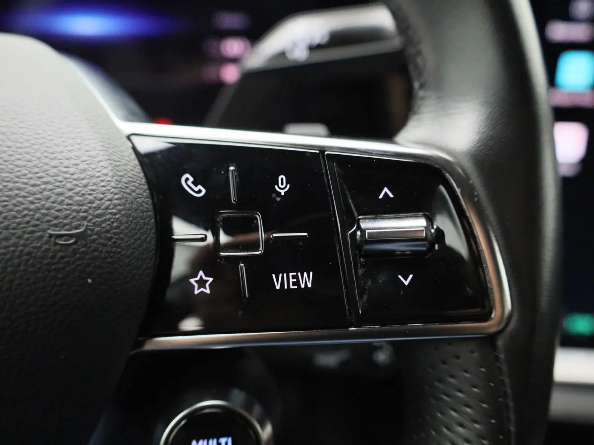 EV60 Optimum Charge Techno | Automaat | Trekhaak | Virtual cockpit | Parkeer sensoren | Stoel/Stuur verwarming | 360 Camera | Apple Carplay & Android Auto | Climate Control | Navigatie | LMV