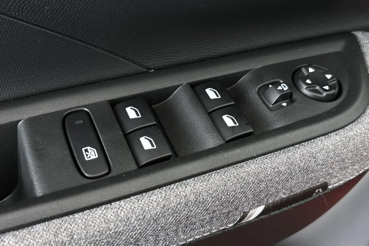 1.2 Turbo Hybrid GS Voorraad Voordeel / 2+6 Jaar Garantie