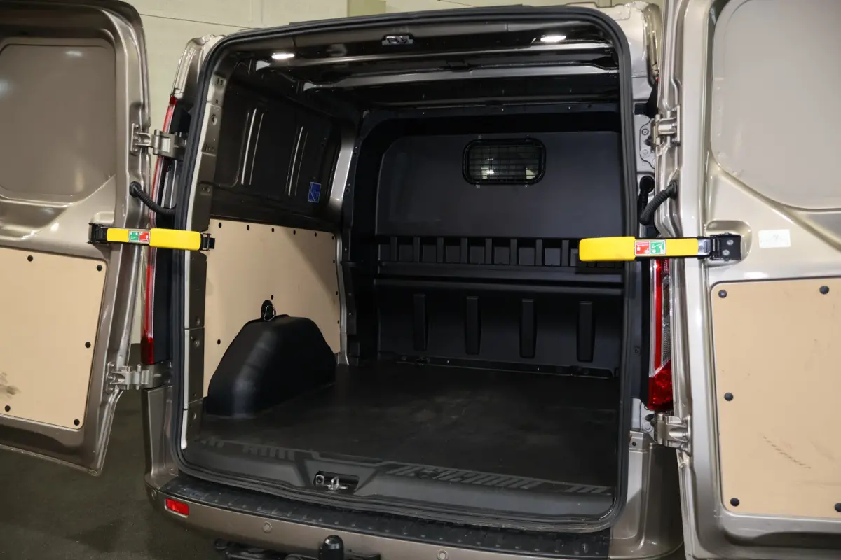 2.0 TDci 170pk L2 H1 Sport DC