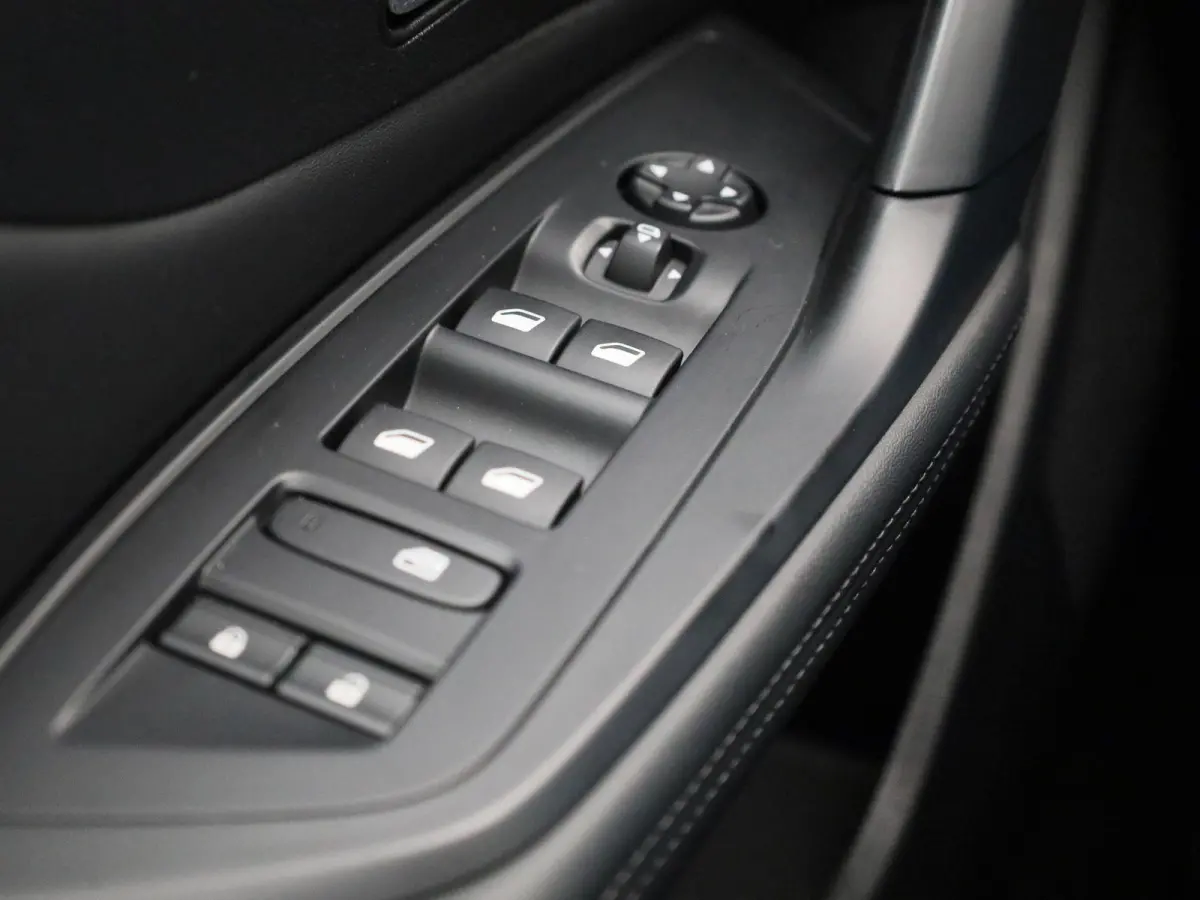 1.6 Hybrid 180 S&S EAT8 Allure | LICHTMETALEN VELGEN | AUTOMATISCHE AIRCO | NAVI | 12 MAANDEN BOVAG GARANTIE