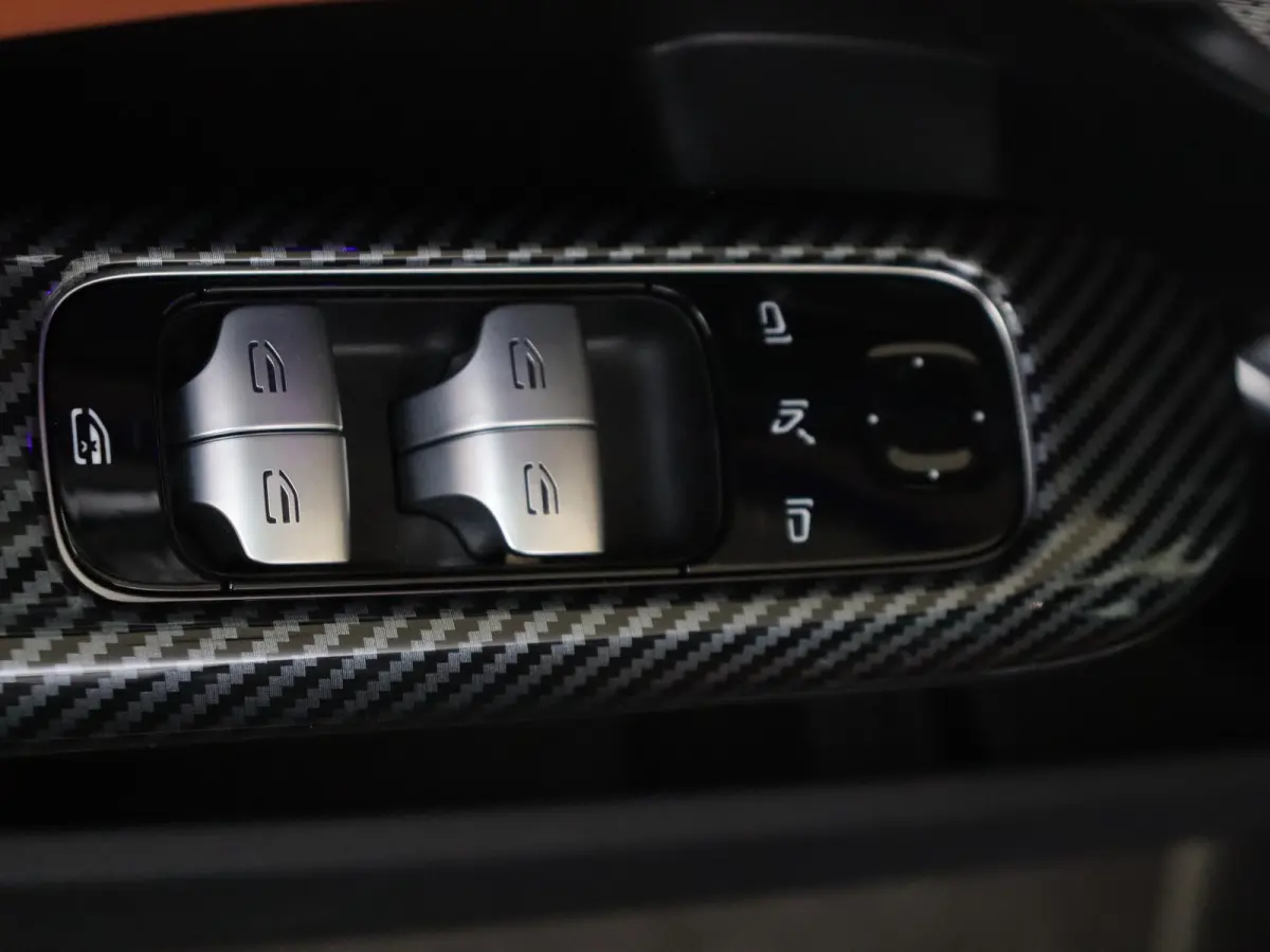 400 e 4MATIC AMG Line / Premium Plus/ Burmester 3D/ Nappaleder/ Memory/ Digital Light/ Uniek!