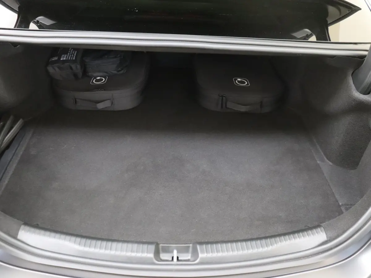 400 e 4MATIC AMG Line / Premium Plus/ Burmester 3D/ Nappaleder/ Memory/ Digital Light/ Uniek!