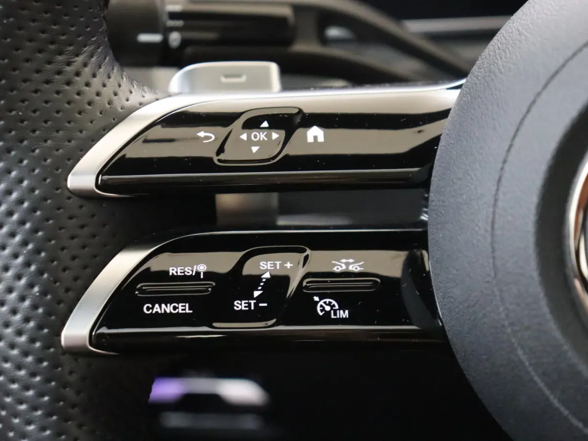 400 e 4MATIC AMG Line / Premium Plus/ Burmester 3D/ Nappaleder/ Memory/ Digital Light/ Uniek!