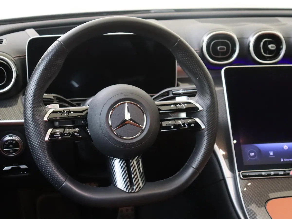 400 e 4MATIC AMG Line / Premium Plus/ Burmester 3D/ Nappaleder/ Memory/ Digital Light/ Uniek!