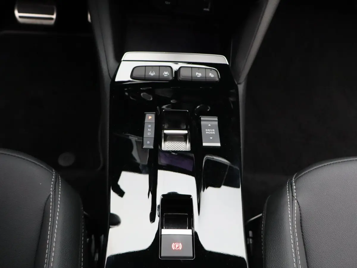 BEV 50kWh e-Ultimate | NAVIGATIE | LICHTMETALEN VELGEN | STOELVERWARMING | 12 MAANDEN BOVAG GARANTIE