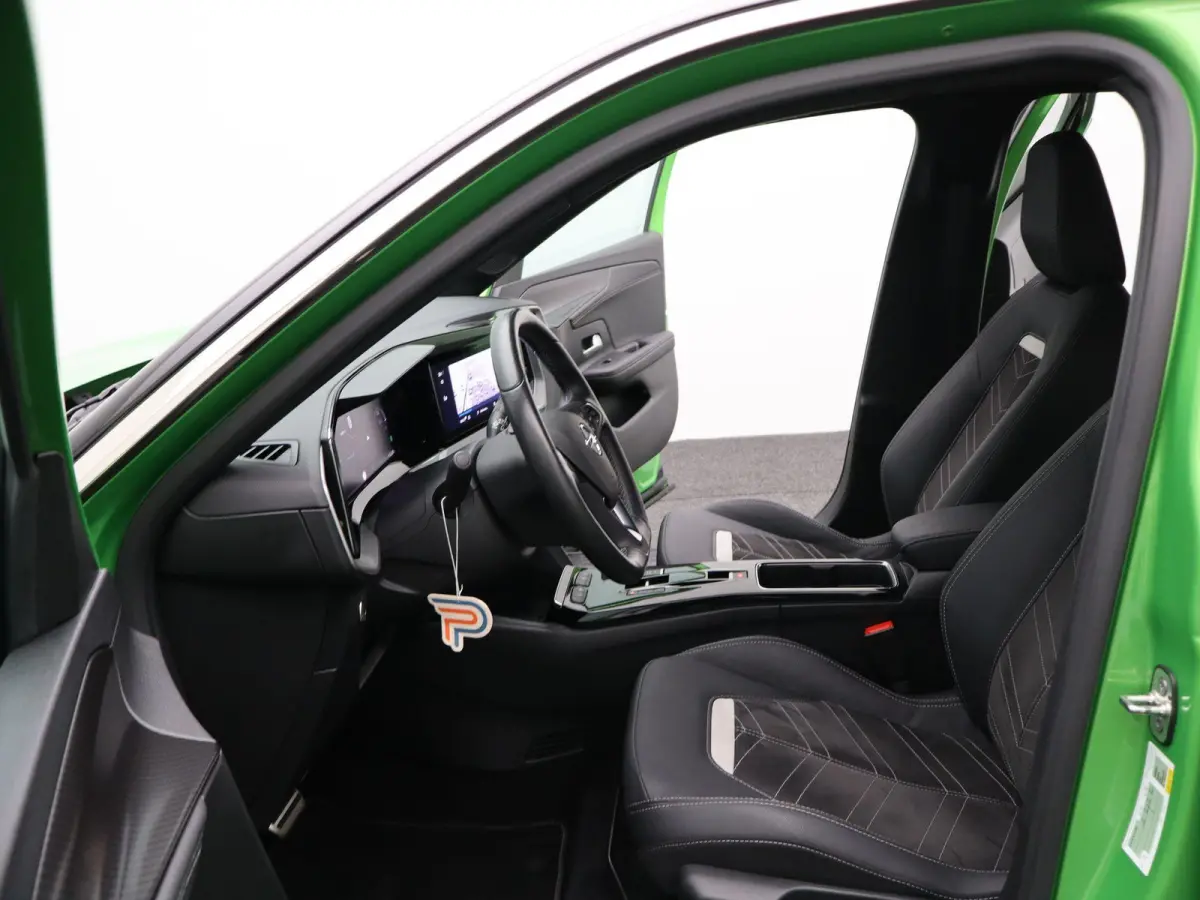 BEV 50kWh e-Ultimate | NAVIGATIE | LICHTMETALEN VELGEN | STOELVERWARMING | 12 MAANDEN BOVAG GARANTIE