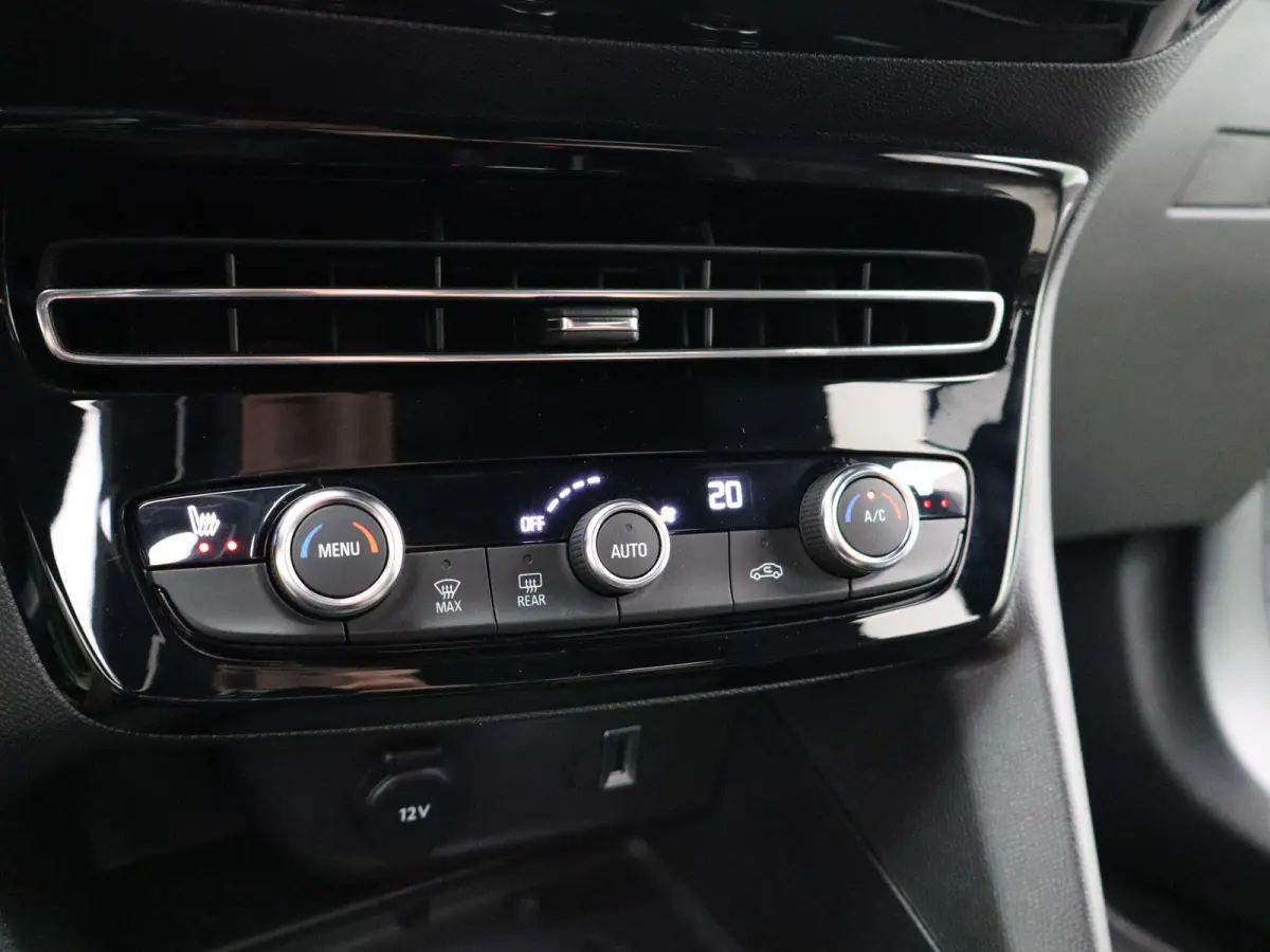 BEV 50kWh e-Ultimate | NAVIGATIE | LICHTMETALEN VELGEN | STOELVERWARMING | 12 MAANDEN BOVAG GARANTIE