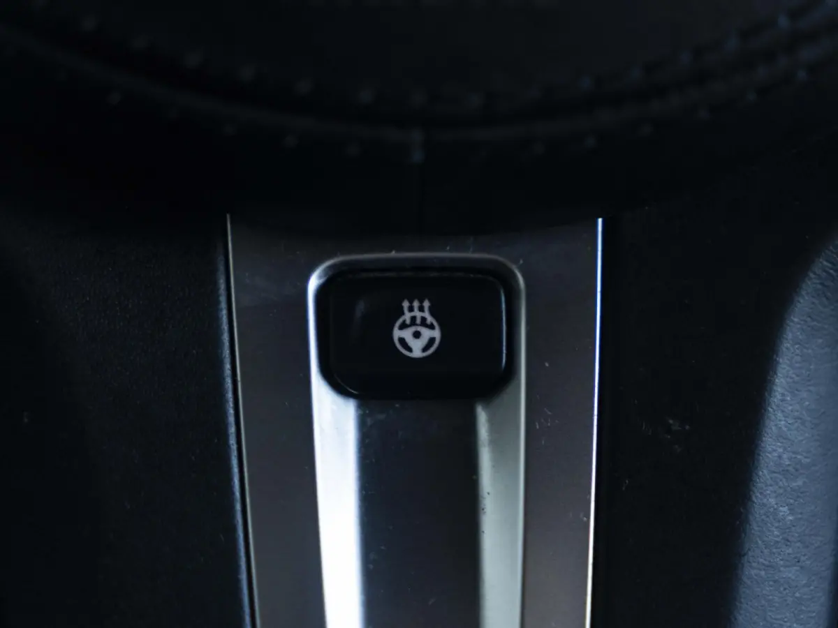 Sedan 745e | High Executive | M Sportpakket | Driving Assistent | Head-Up Display | BMW Laserlicht | Comfortstoelen | 19 inch