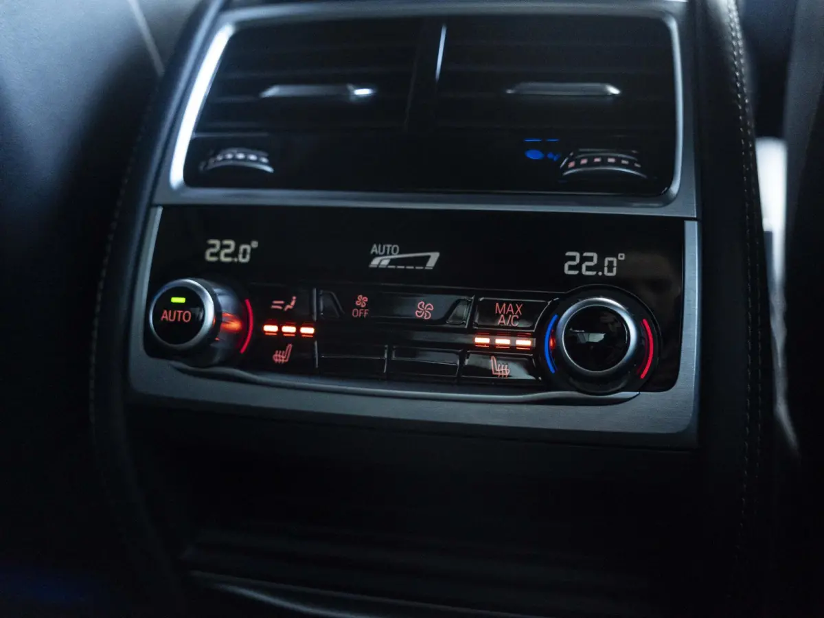 Sedan 745e | High Executive | M Sportpakket | Driving Assistent | Head-Up Display | BMW Laserlicht | Comfortstoelen | 19 inch
