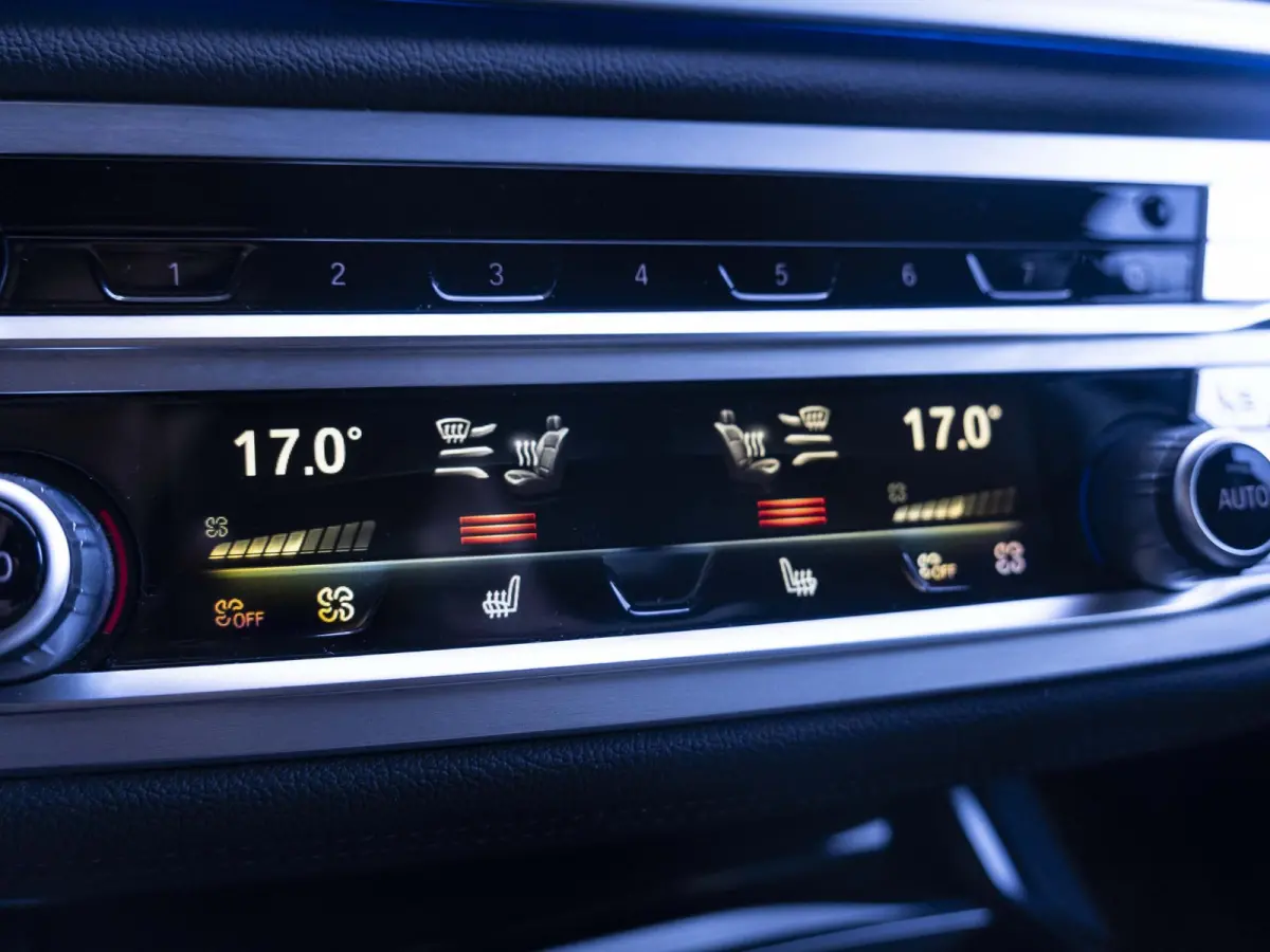 Sedan 745e | High Executive | M Sportpakket | Driving Assistent | Head-Up Display | BMW Laserlicht | Comfortstoelen | 19 inch