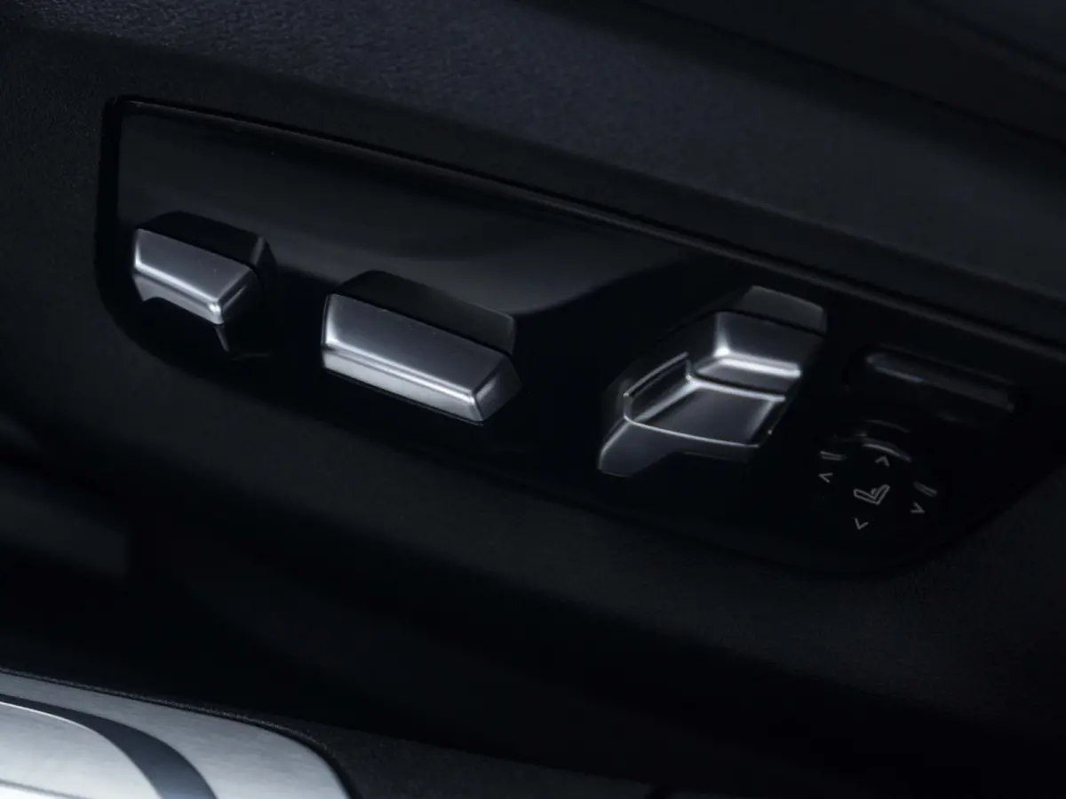 Sedan 745e | High Executive | M Sportpakket | Driving Assistent | Head-Up Display | BMW Laserlicht | Comfortstoelen | 19 inch