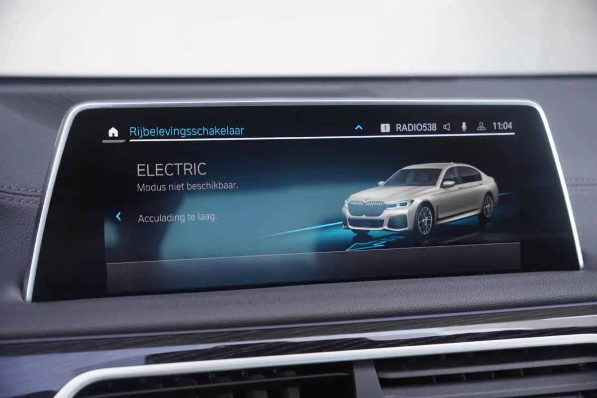 Sedan 745e | High Executive | M Sportpakket | Driving Assistent | Head-Up Display | BMW Laserlicht | Comfortstoelen | 19 inch