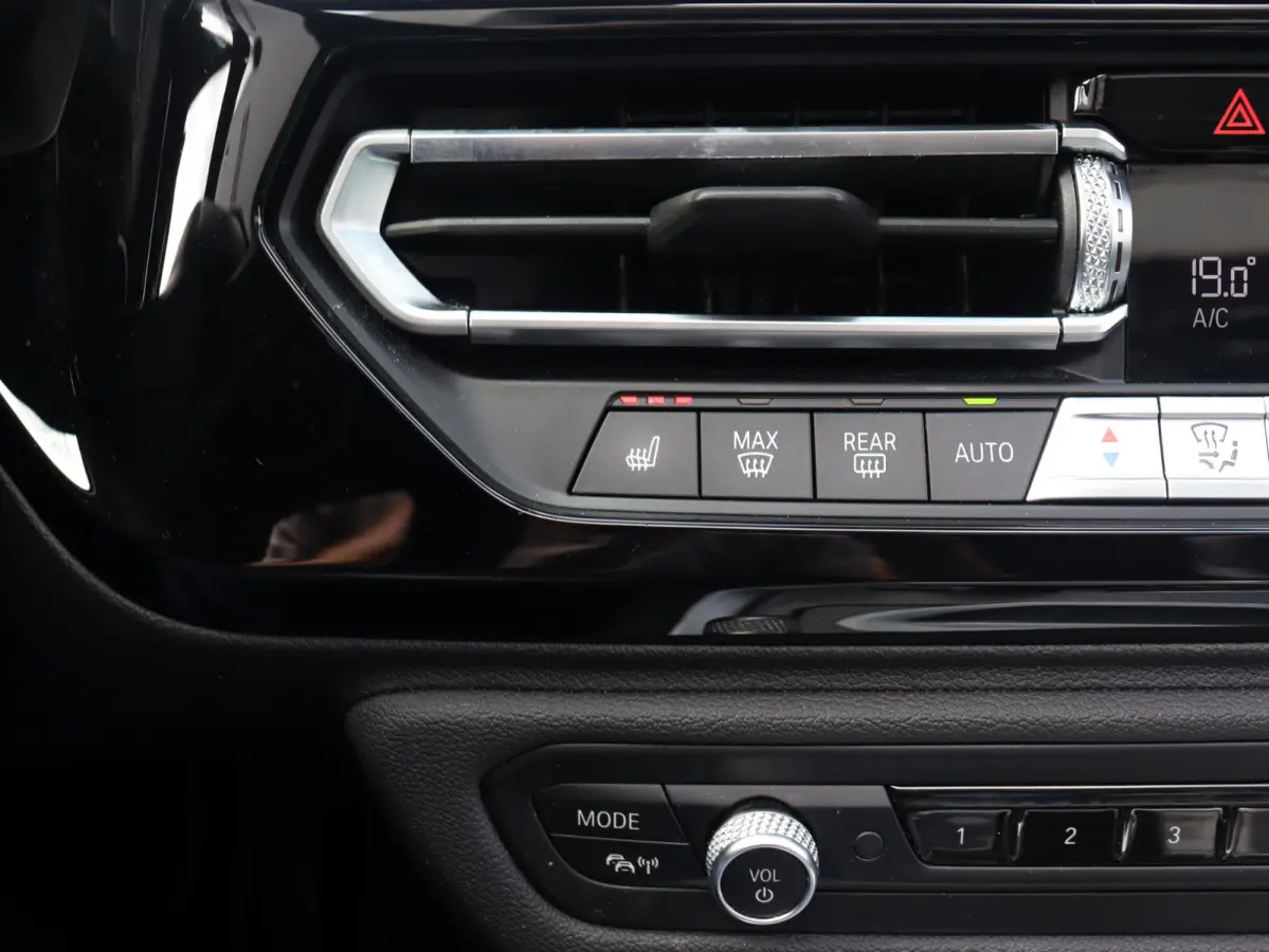 sDrive30i | High Executive | M Sportpakket | Head-Up | Elektr. Stoelen | Harman Kardon | Comfort Access | Stuurwiel Verwarmd | 19'' LMV