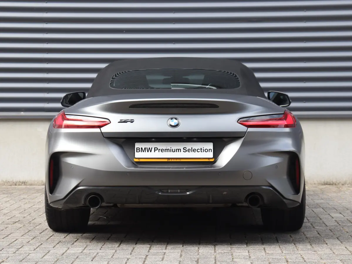 sDrive30i | High Executive | M Sportpakket | Head-Up | Elektr. Stoelen | Harman Kardon | Comfort Access | Stuurwiel Verwarmd | 19'' LMV