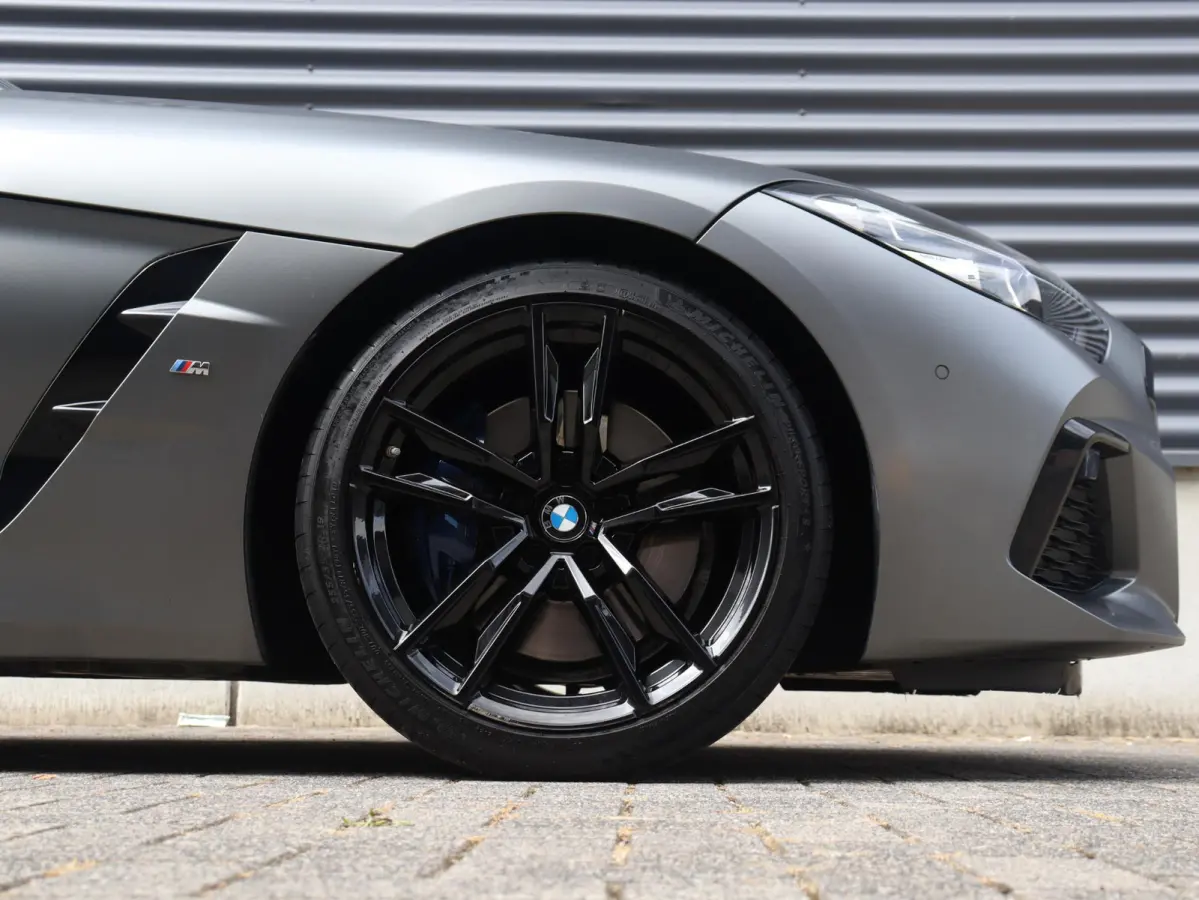 sDrive30i | High Executive | M Sportpakket | Head-Up | Elektr. Stoelen | Harman Kardon | Comfort Access | Stuurwiel Verwarmd | 19'' LMV
