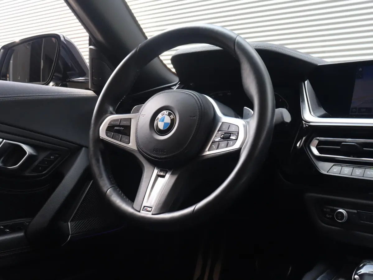 sDrive30i | High Executive | M Sportpakket | Head-Up | Elektr. Stoelen | Harman Kardon | Comfort Access | Stuurwiel Verwarmd | 19'' LMV