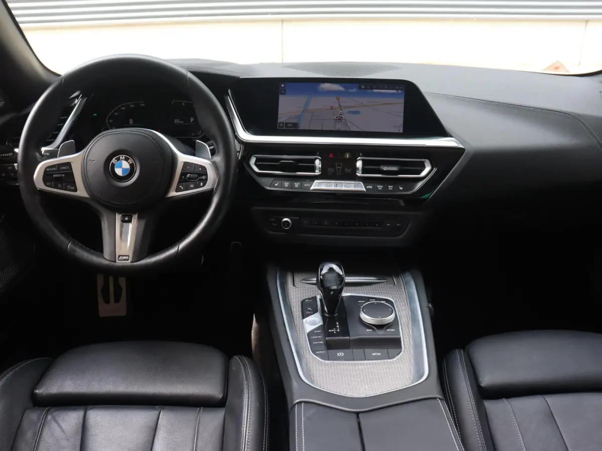 sDrive30i | High Executive | M Sportpakket | Head-Up | Elektr. Stoelen | Harman Kardon | Comfort Access | Stuurwiel Verwarmd | 19'' LMV