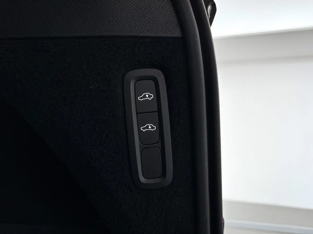 T8 Plug-in hybrid AWD Ultra Bright | SOH 100% | Panoramadak | 360° camera | Bowers & Wilkins | Luchtvering | Head-up display | Stoel- en Stuurverwarming