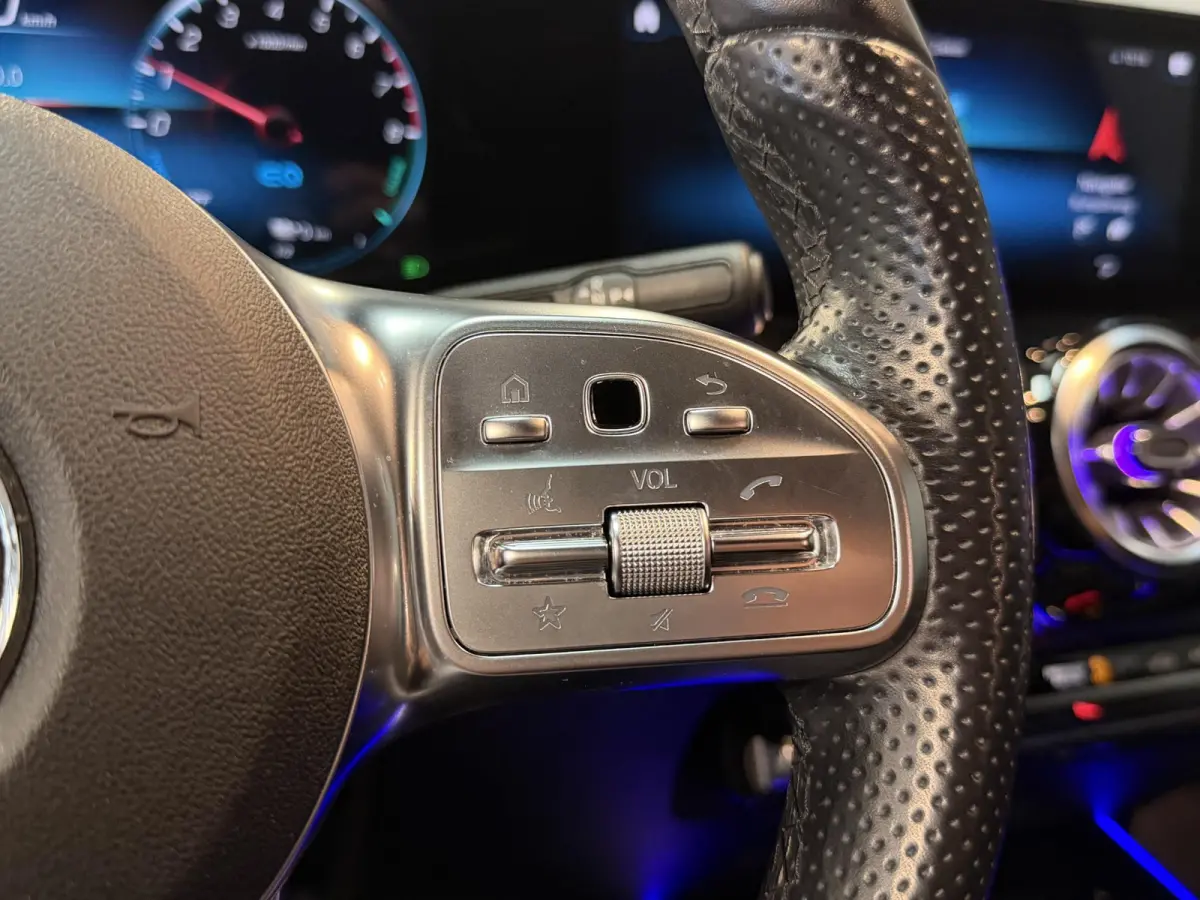 250 e AMG Line 18''/Dodehoek/Camera/Keyless/Sfeerverlichting/DAB/PDC v+a/Stoelverwarming/Apple Carplay & Android Auto