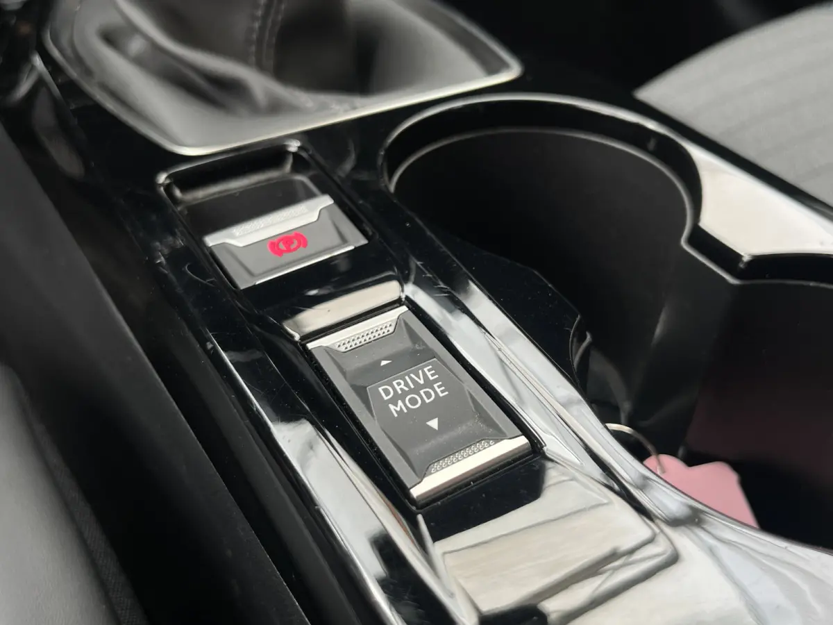 PureTech 100 Allure | Carplay/Android Auto | Navigatie | Bluetooth | Parkeersensoren achter | Climate Control | Cruise Control |