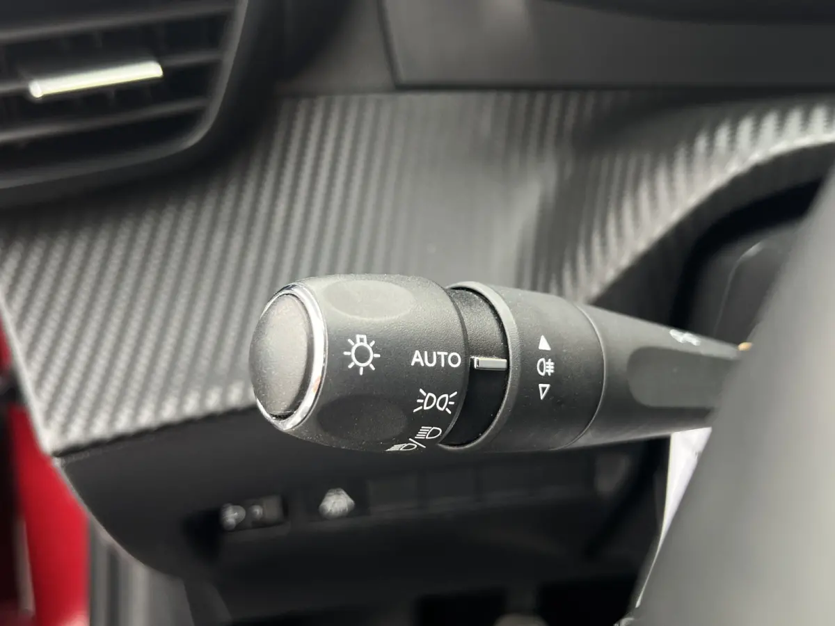 PureTech 100 Allure | Carplay/Android Auto | Navigatie | Bluetooth | Parkeersensoren achter | Climate Control | Cruise Control |