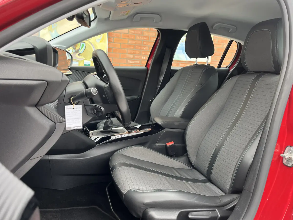 PureTech 100 Allure | Carplay/Android Auto | Navigatie | Bluetooth | Parkeersensoren achter | Climate Control | Cruise Control |