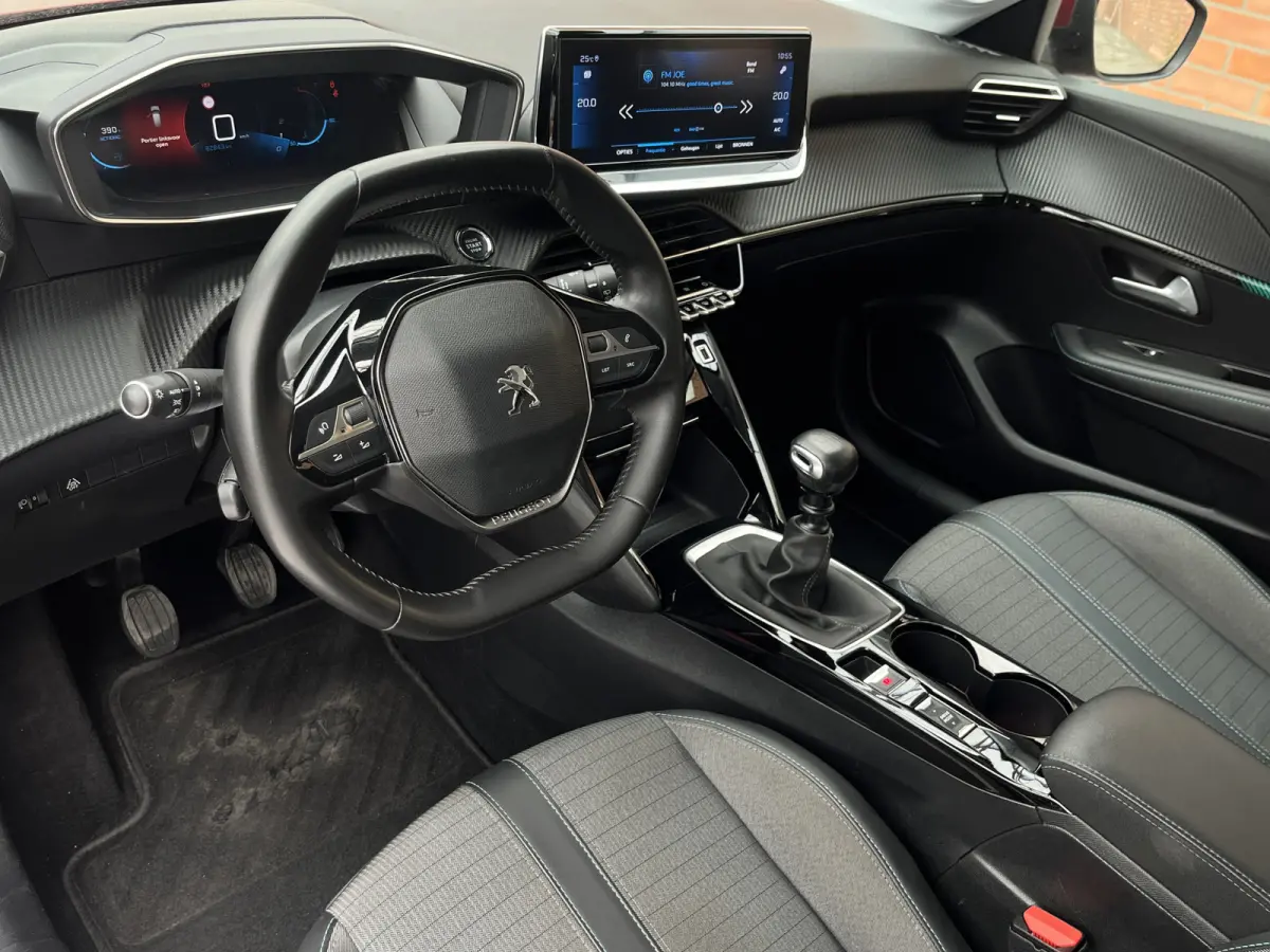PureTech 100 Allure | Carplay/Android Auto | Navigatie | Bluetooth | Parkeersensoren achter | Climate Control | Cruise Control |