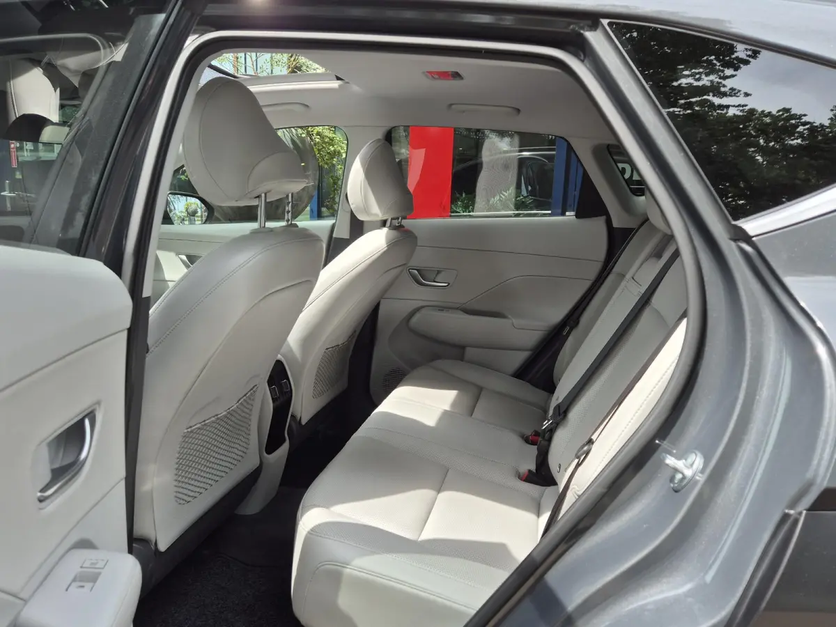 1.6 GDI HEV Premium Sky | Panoramadak | Navigatie | Leer | Cruise Control Licht metalen velgen