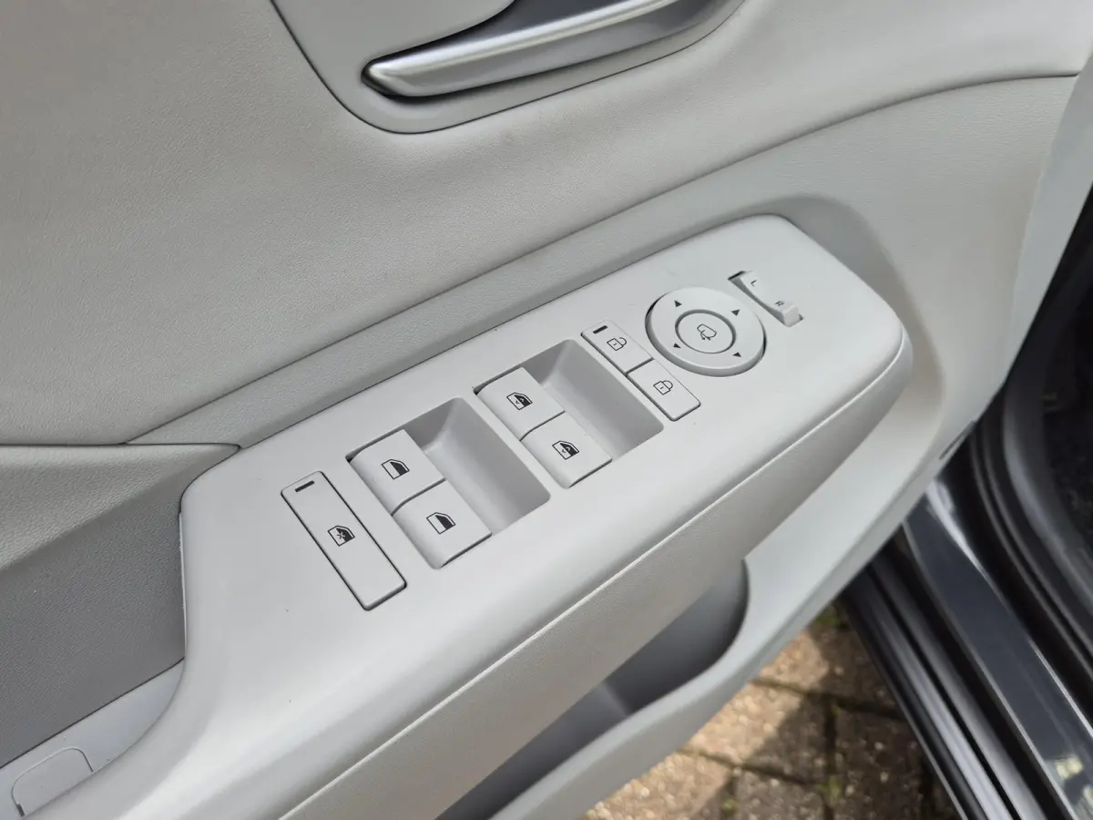 1.6 GDI HEV Premium Sky | Panoramadak | Navigatie | Leer | Cruise Control Licht metalen velgen