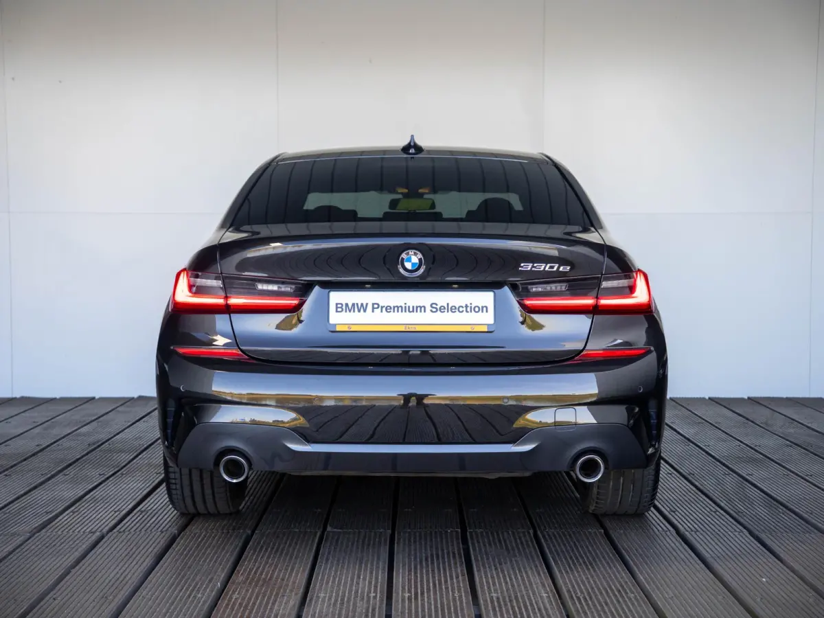 330e SoH 82% | M Sportpakket | Comfort Access | Stoelverwarming | HiFi System | 19 inch | Elektrisch verstelbare stoelen