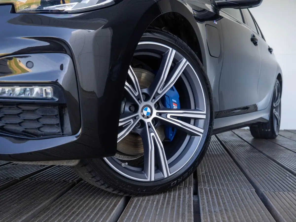 330e SoH 82% | M Sportpakket | Comfort Access | Stoelverwarming | HiFi System | 19 inch | Elektrisch verstelbare stoelen