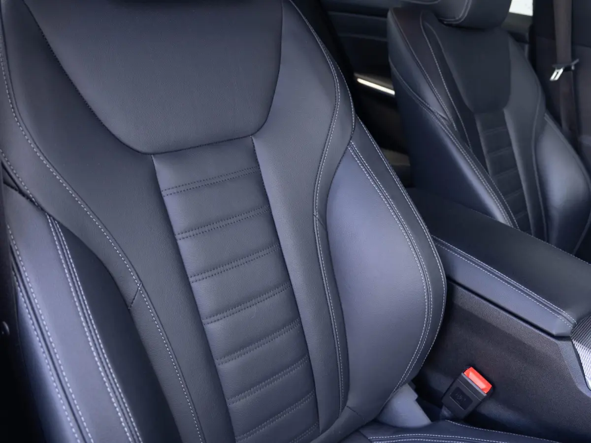 330e SoH 82% | M Sportpakket | Comfort Access | Stoelverwarming | HiFi System | 19 inch | Elektrisch verstelbare stoelen