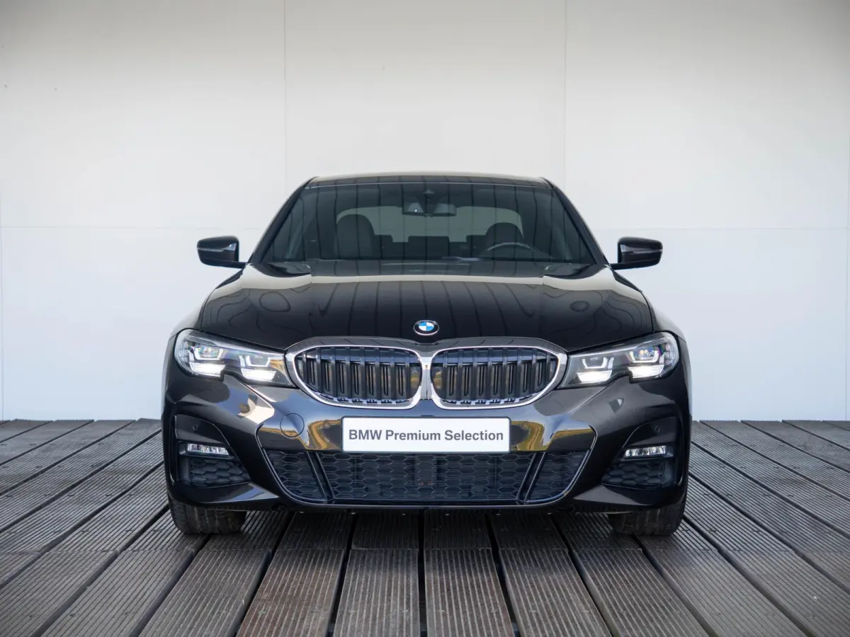 330e SoH 82% | M Sportpakket | Comfort Access | Stoelverwarming | HiFi System | 19 inch | Elektrisch verstelbare stoelen